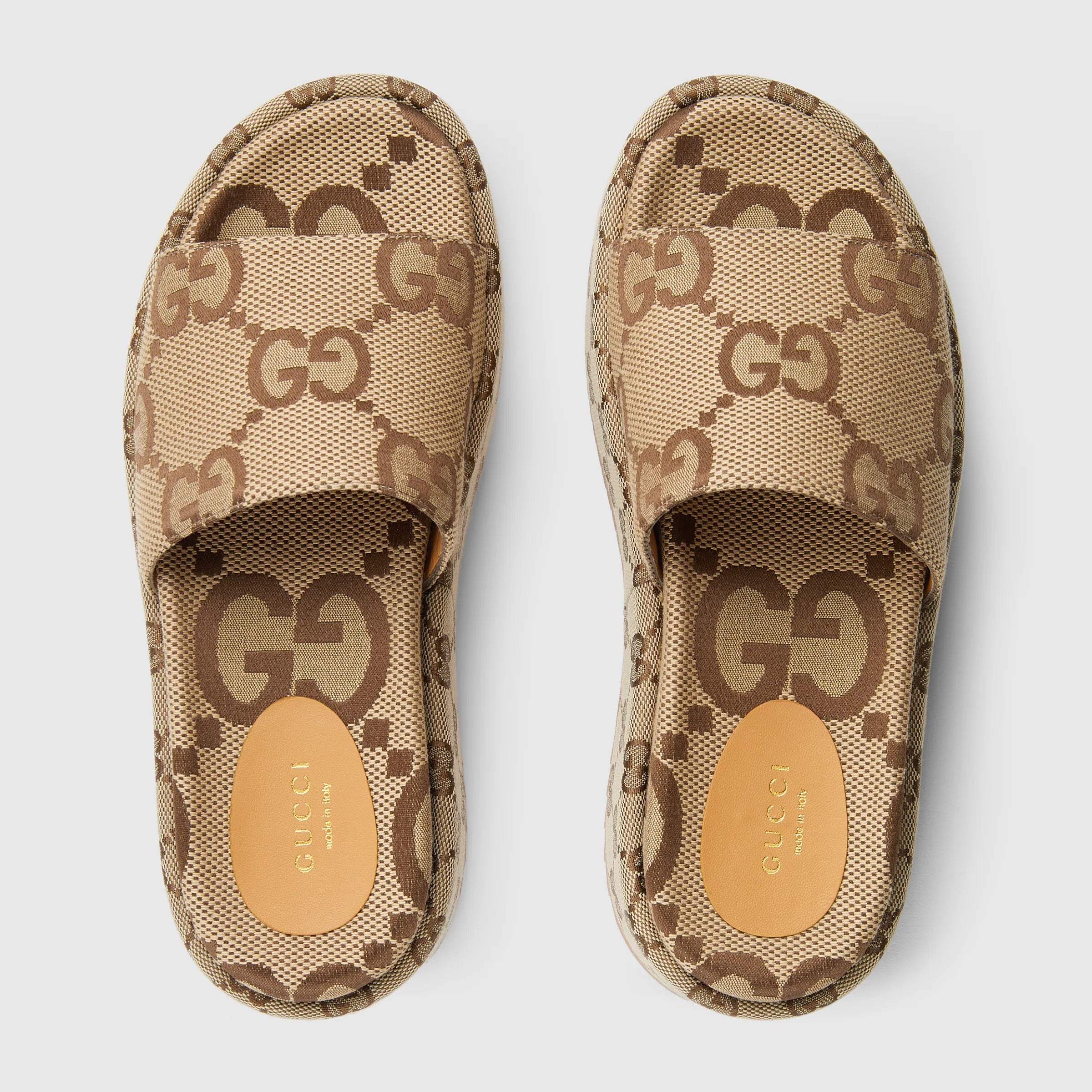 Luxuriöse Plateausandalen