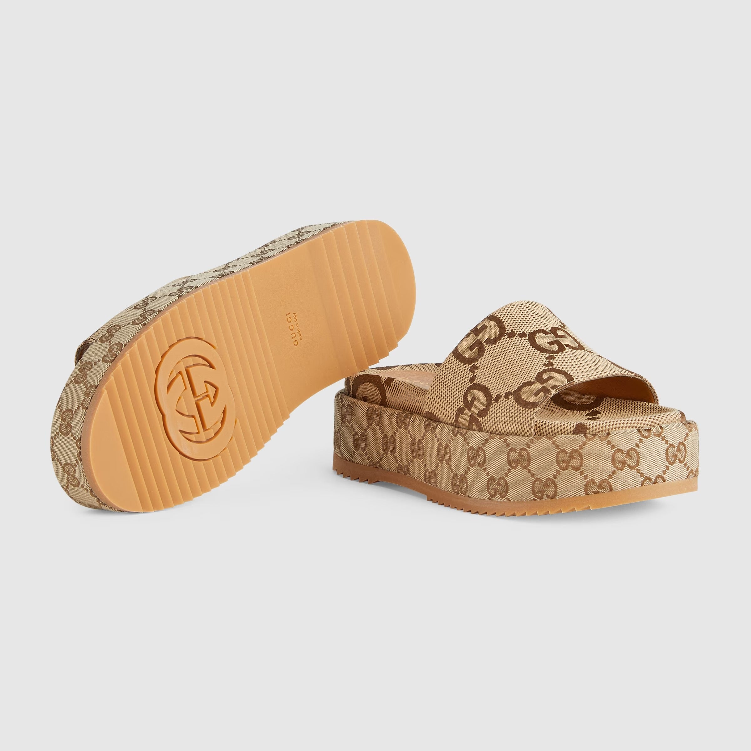Luxuriöse Plateausandalen